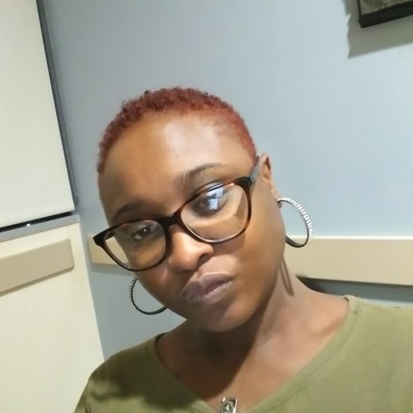 Meet your Posher, Elizabeth - Picture 1 of 1